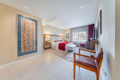 Apartamento de 4 dormitorios en venta en Barcelona, Cataluña, Spain № 6971 - foto 28