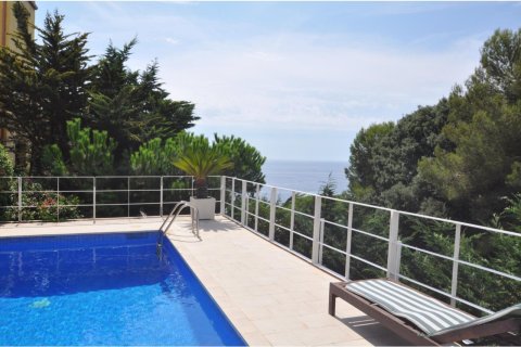 Сasa de 4 dormitorios en venta en Lloret de Mar, Gerona, Cataluña, Spain № 1376 - foto 3