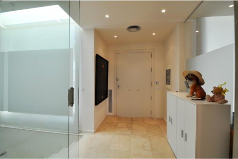 Сasa de 4 dormitorios en venta en Lloret de Mar, Gerona, Cataluña, Spain № 1376 - foto 14