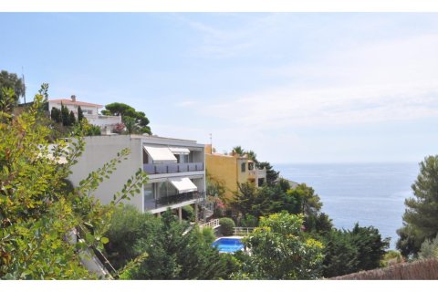 Сasa de 4 dormitorios en venta en Lloret de Mar, Gerona, Cataluña, Spain № 1376 - foto 2