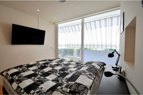 Сasa de 4 dormitorios en venta en Lloret de Mar, Gerona, Cataluña, Spain № 1376 - foto 28