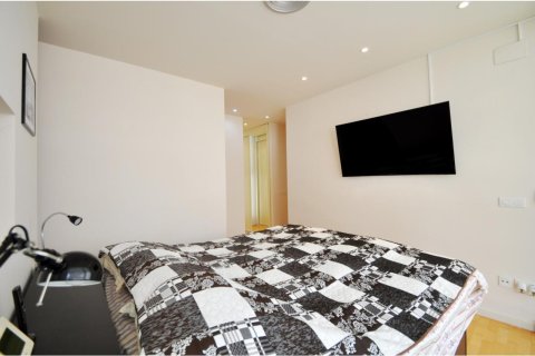 Сasa de 4 dormitorios en venta en Lloret de Mar, Gerona, Cataluña, Spain № 1376 - foto 29