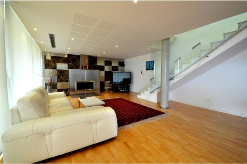 Сasa de 4 dormitorios en venta en Lloret de Mar, Gerona, Cataluña, Spain № 1376 - foto 8