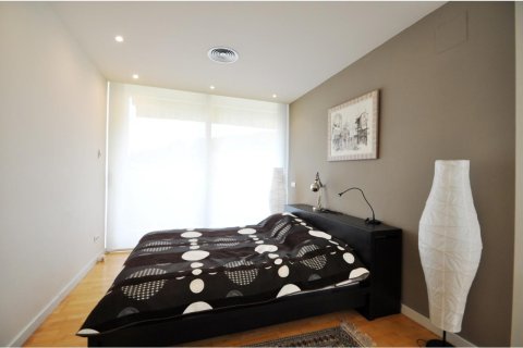 Сasa de 4 dormitorios en venta en Lloret de Mar, Gerona, Cataluña, Spain № 1376 - foto 16
