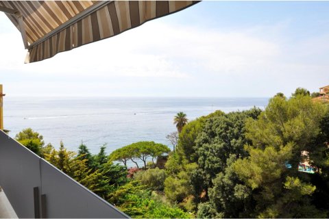 Сasa de 4 dormitorios en venta en Lloret de Mar, Gerona, Cataluña, Spain № 1376 - foto 4