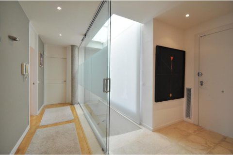 Сasa de 4 dormitorios en venta en Lloret de Mar, Gerona, Cataluña, Spain № 1376 - foto 15
