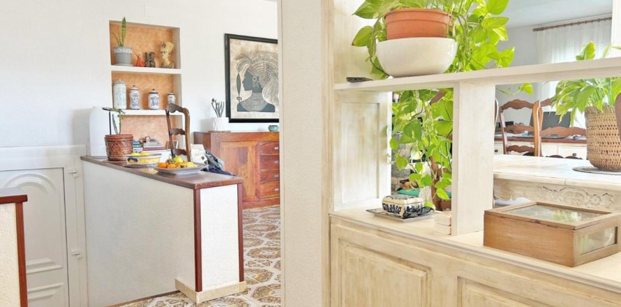 Сasa de 4 dormitorios en venta en Lloret de Mar, Gerona, Cataluña, Spain № 1378