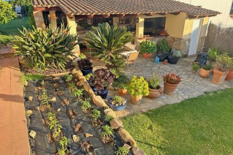 Сasa de 4 dormitorios en venta en Lloret de Mar, Gerona, Cataluña, Spain № 1378 - foto 21