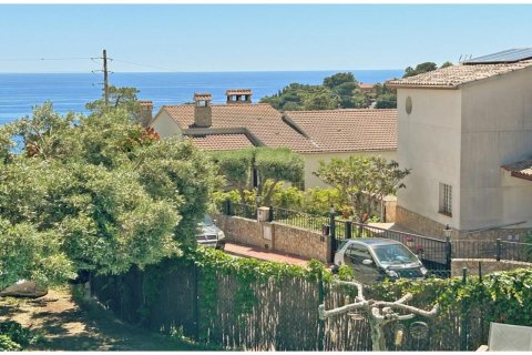 Сasa de 4 dormitorios en venta en Lloret de Mar, Gerona, Cataluña, Spain № 1378 - foto 20
