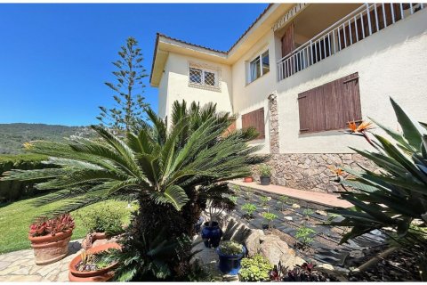 Сasa de 4 dormitorios en venta en Lloret de Mar, Gerona, Cataluña, Spain № 1378 - foto 14