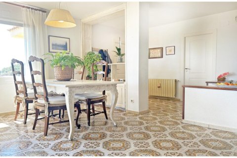 Сasa de 4 dormitorios en venta en Lloret de Mar, Gerona, Cataluña, Spain № 1378 - foto 23