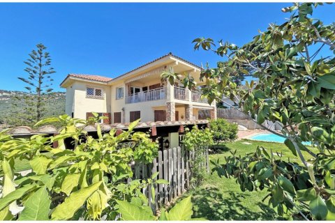 Сasa de 4 dormitorios en venta en Lloret de Mar, Gerona, Cataluña, Spain № 1378 - foto 18