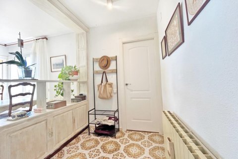Сasa de 4 dormitorios en venta en Lloret de Mar, Gerona, Cataluña, Spain № 1378 - foto 13