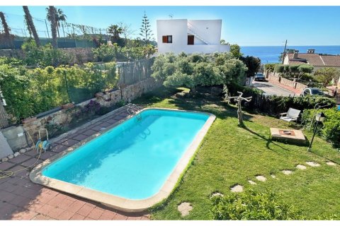 Сasa de 4 dormitorios en venta en Lloret de Mar, Gerona, Cataluña, Spain № 1378 - foto 9