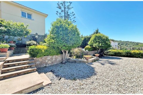 Сasa de 4 dormitorios en venta en Lloret de Mar, Gerona, Cataluña, Spain № 1378 - foto 16