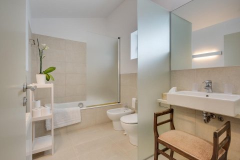 Сasa de 4 dormitorios en venta en S'Agaró, Gerona, Cataluña, Spain № 1379 - foto 24