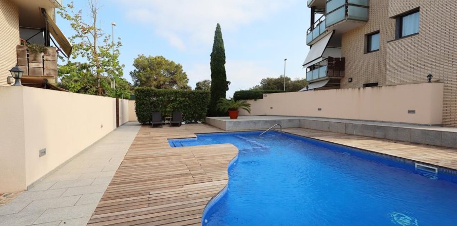 Apartamento de 3 dormitorios en venta en Lloret de Mar, Gerona, Cataluña, Spain № 1377