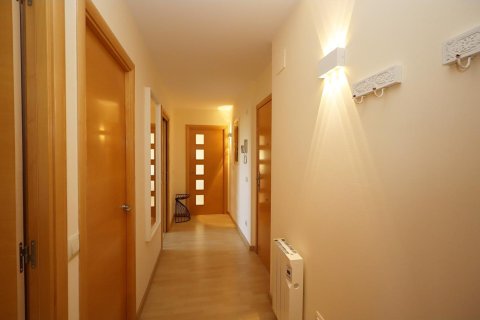 Apartamento de 3 dormitorios en venta en Lloret de Mar, Gerona, Cataluña, Spain № 1377 - foto 18