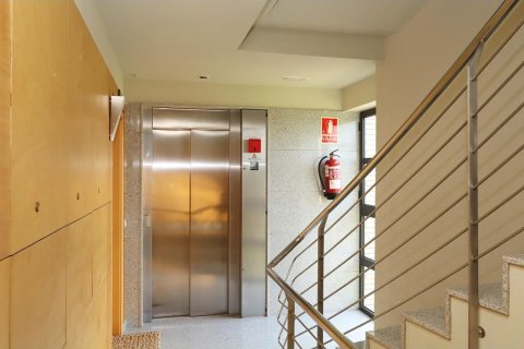 Apartamento de 3 dormitorios en venta en Lloret de Mar, Gerona, Cataluña, Spain № 1377 - foto 14
