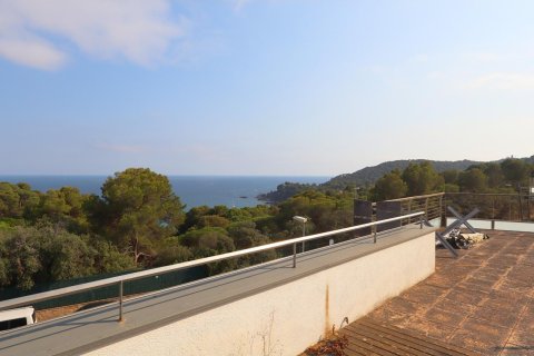 Apartamento de 3 dormitorios en venta en Lloret de Mar, Gerona, Cataluña, Spain № 1377 - foto 3
