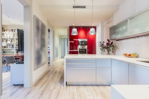 Купить квартиру в Барселона, Испания с 3 спальни, 110м², № 3782 - фото 13