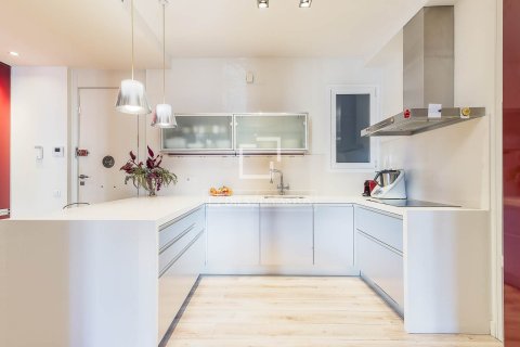 Купить квартиру в Барселона, Испания с 3 спальни, 110м², № 3782 - фото 9
