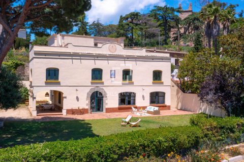 Villa de 10 dormitorios en venta en Cabrils, Barcelona, Cataluña, Spain № 3785