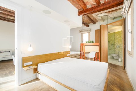 Apartamento de 2 dormitorios en venta en Barcelona, Cataluña, Spain № 3783 - foto 15
