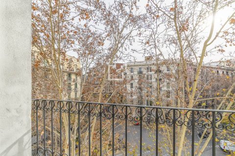 Apartamento de 2 dormitorios en venta en Barcelona, Cataluña, Spain № 3783 - foto 8