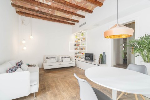 Apartamento de 2 dormitorios en venta en Barcelona, Cataluña, Spain № 3783 - foto 2