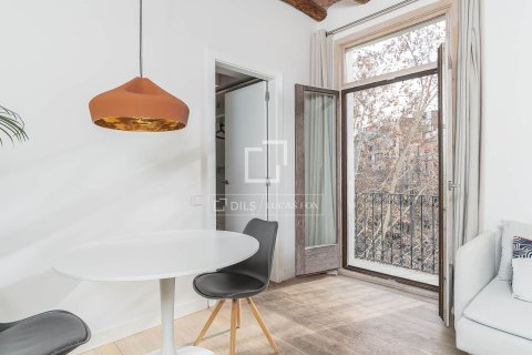 Apartamento de 2 dormitorios en venta en Barcelona, Cataluña, Spain № 3783 - foto 4