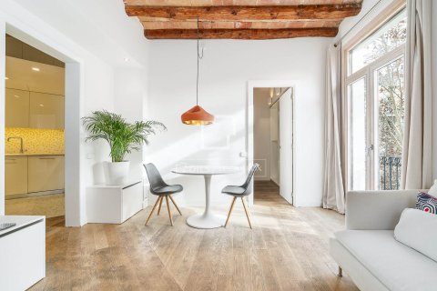 Apartamento de 2 dormitorios en venta en Barcelona, Cataluña, Spain № 3783 - foto 3