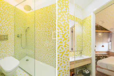 Apartamento de 2 dormitorios en venta en Barcelona, Cataluña, Spain № 3783 - foto 14
