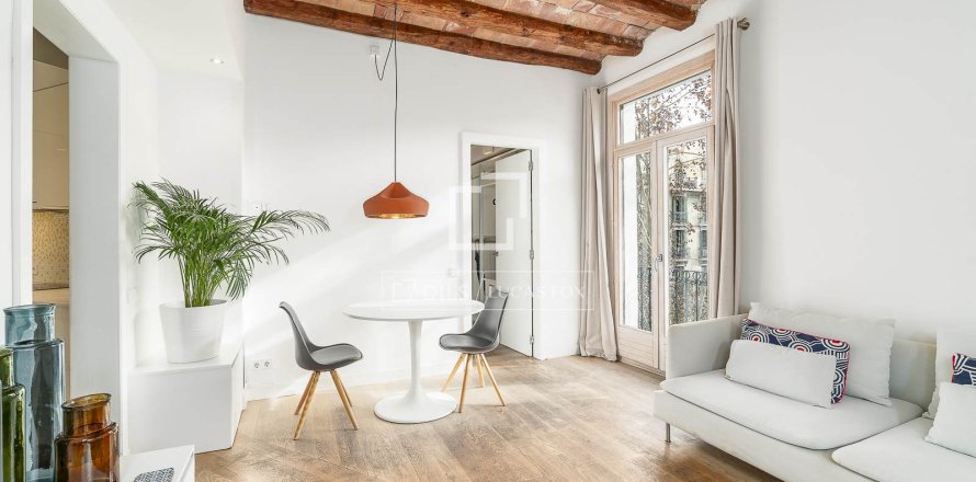 Apartamento de 2 dormitorios en venta en Barcelona, Cataluña, Spain № 3783