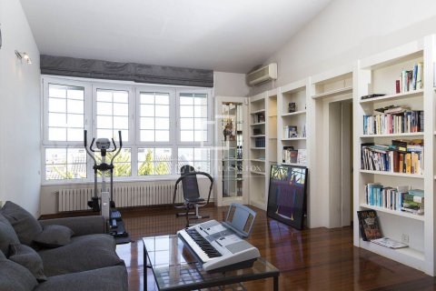 9 bedrooms villa for sale in Sant Just Desvern, Barcelona, Catalonia, Spain № 4410 - photo 11