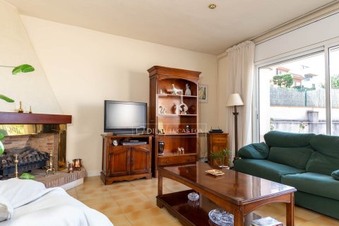 Villa de 6 dormitorios en venta en Esplugues de Llobregat, Barcelona, Cataluña, Spain № 4408 - foto 9