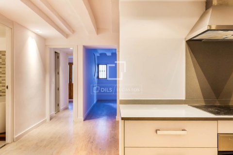 Apartamento de 2 dormitorios en venta en Barcelona, Cataluña, Spain № 4404 - foto 5