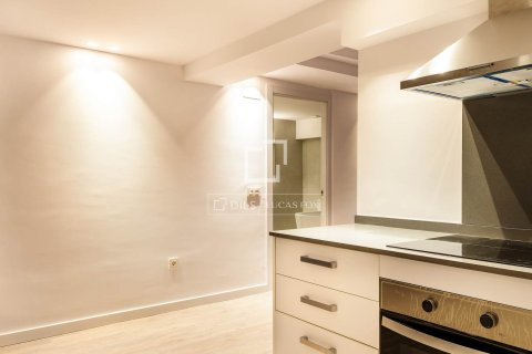 Apartamento de 2 dormitorios en venta en Barcelona, Cataluña, Spain № 4404 - foto 6