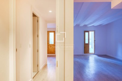 Apartamento de 2 dormitorios en venta en Barcelona, Cataluña, Spain № 4404 - foto 7