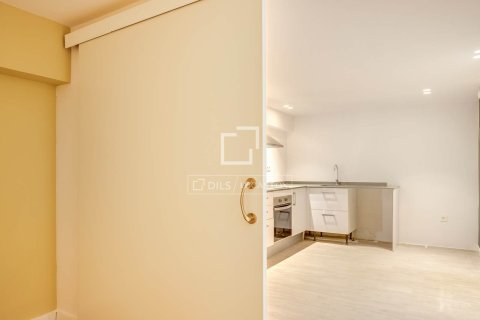 Apartamento de 2 dormitorios en venta en Barcelona, Cataluña, Spain № 4404 - foto 3