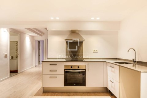 Apartamento de 2 dormitorios en venta en Barcelona, Cataluña, Spain № 4404