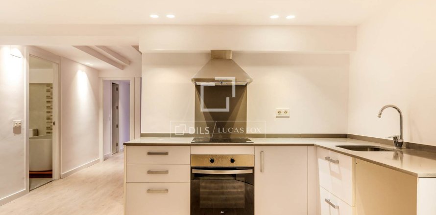 Apartamento de 2 dormitorios en venta en Barcelona, Cataluña, Spain № 4404