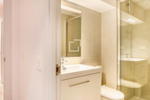 Apartamento de 2 dormitorios en venta en Barcelona, Cataluña, Spain № 4404 - foto 21