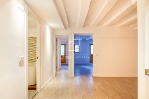 Apartamento de 2 dormitorios en venta en Barcelona, Cataluña, Spain № 4404 - foto 4