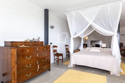 Villa de 4 dormitorios en venta en Barcelona, Cataluña, Spain № 4405 - foto 23