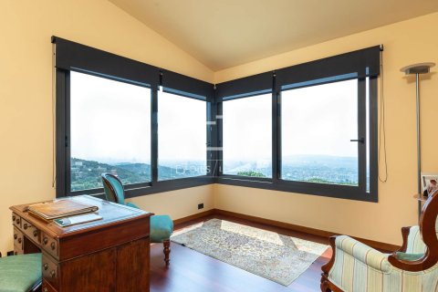 Villa de 4 dormitorios en venta en Barcelona, Cataluña, Spain № 4405 - foto 30