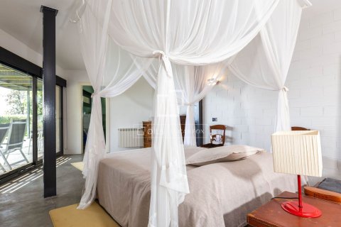 Villa de 4 dormitorios en venta en Barcelona, Cataluña, Spain № 4405 - foto 26