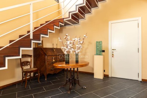 Villa de 4 dormitorios en venta en Barcelona, Cataluña, Spain № 4405 - foto 28