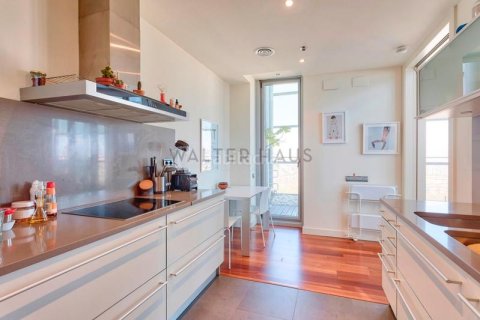 Ático de 3 dormitorios en venta en Sant Martí, Barcelona, Cataluña, Spain № 2236 - foto 13