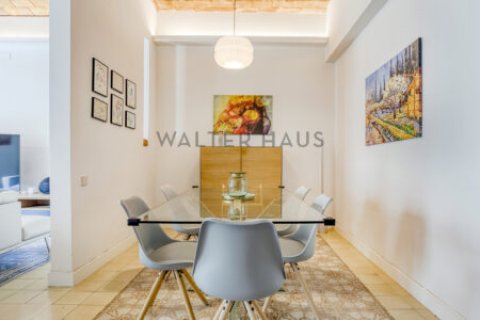 Apartamento de 3 dormitorios en venta en Eixample, Barcelona, Cataluña, Spain № 2235 - foto 9